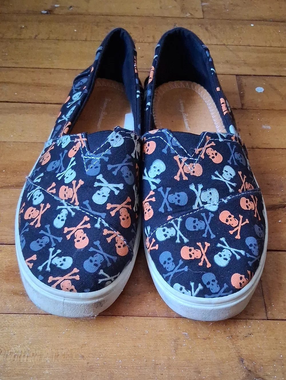 Tommy Bahama 9.5 Skull Shoes